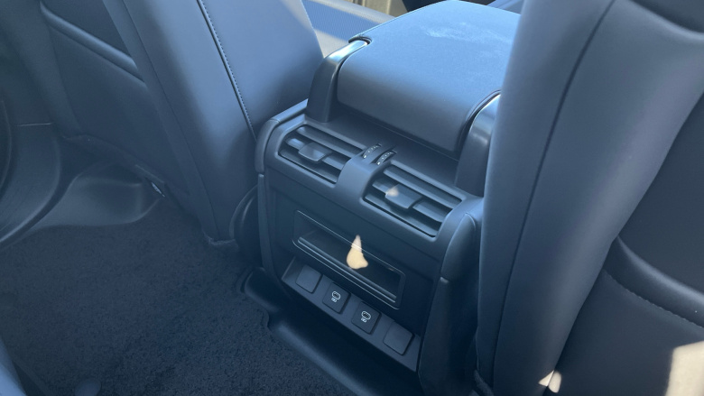 Land Rover Defender 3.0 D350 X-Dynamic SE 110 5dr Auto Diesel Estate